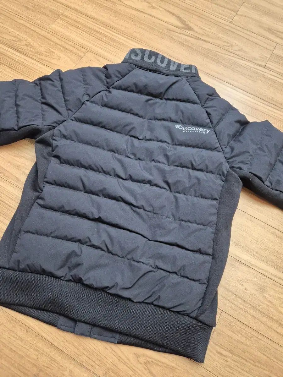 EXPE DITION キッズ ダウン アウターです サイズは140で9-