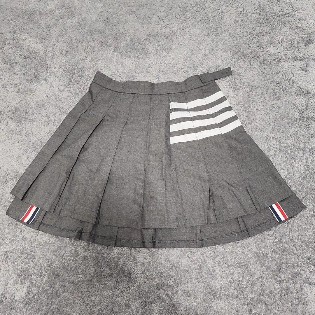 トム・ブラウン レディース スカート 1回着用 55 66 - メルカリ