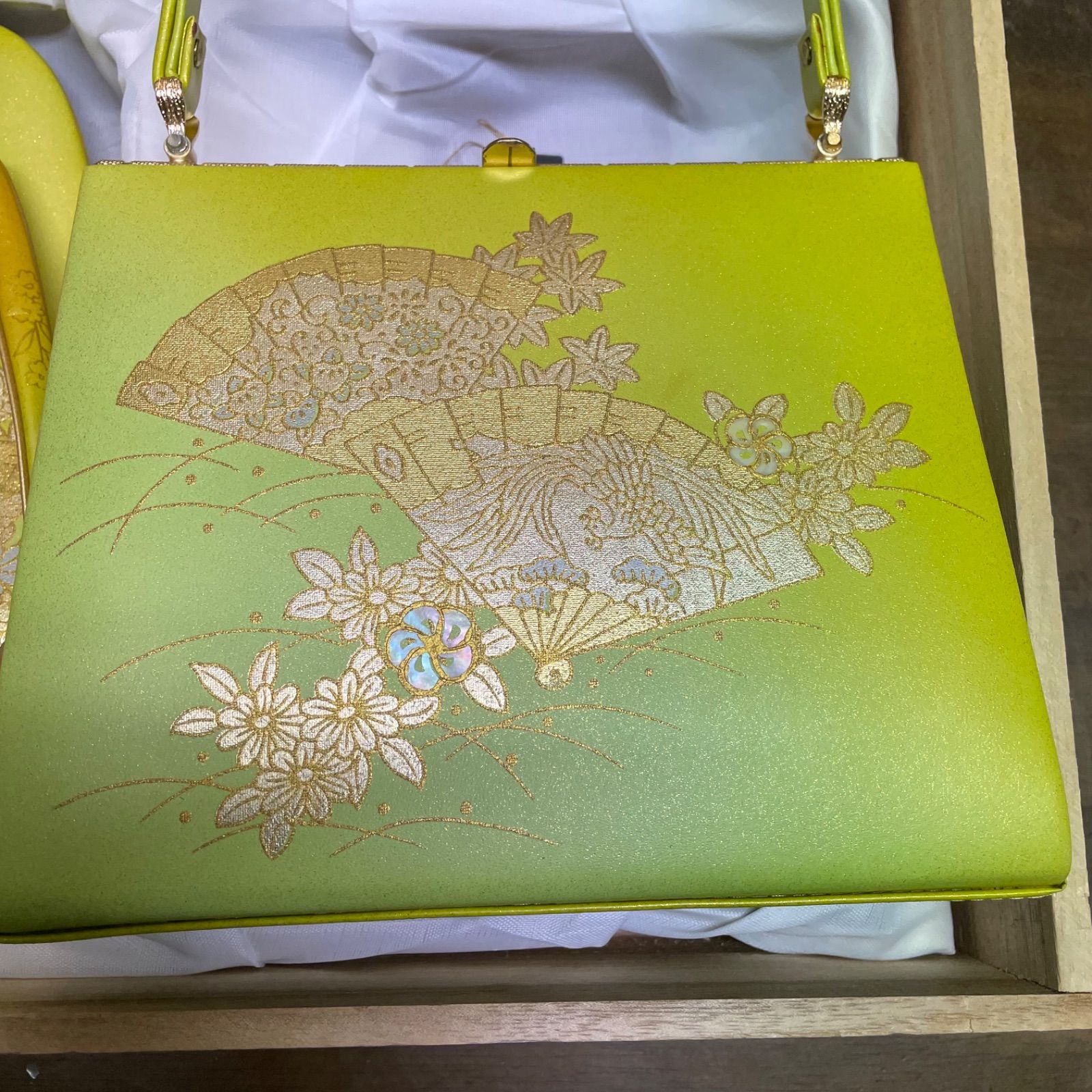 螺鈿】外観美品 和装用ハンドバッグ・草履セット 緑 豪華扇子柄 - メルカリ