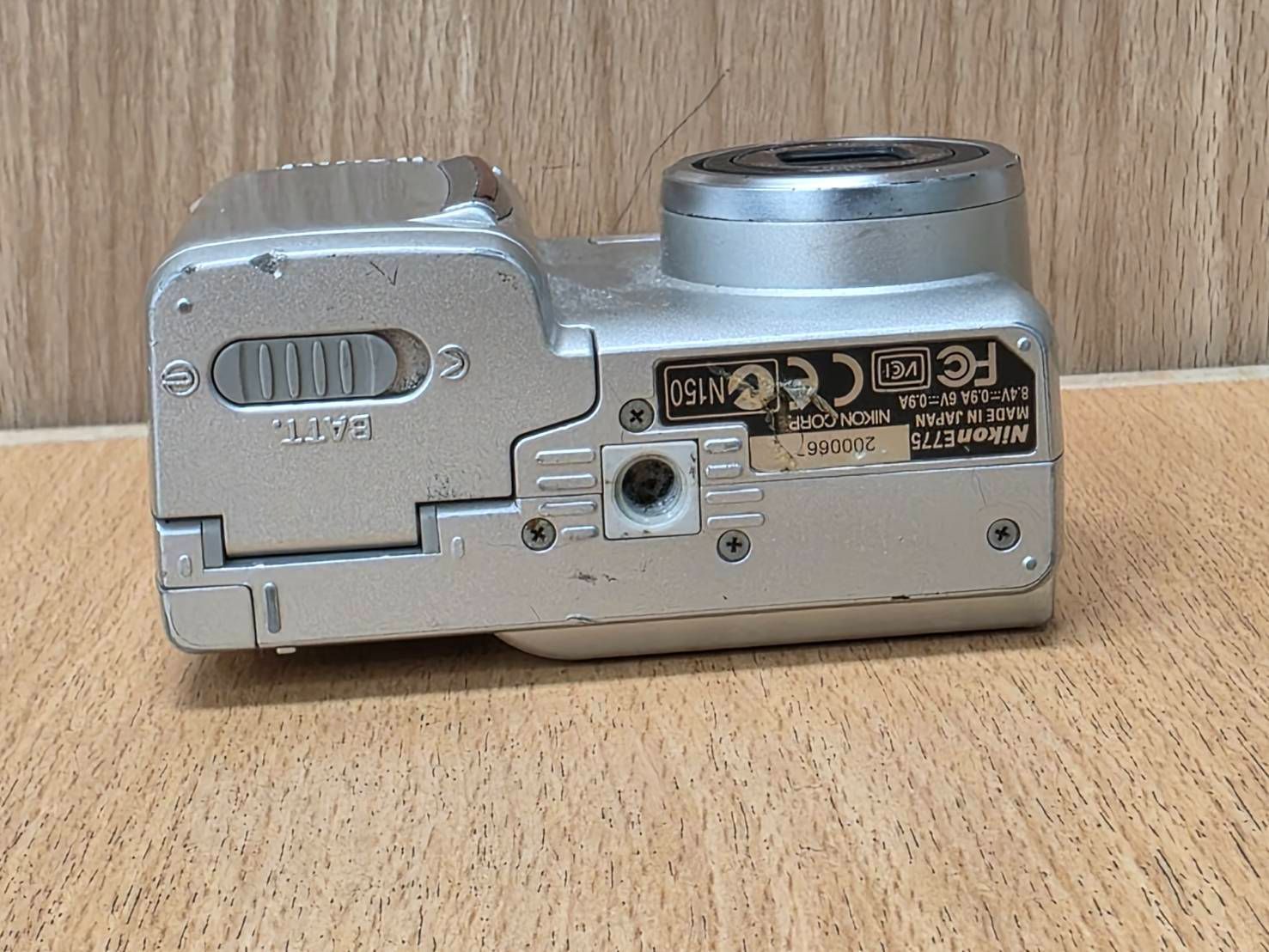 R71218 Nikon ニコン COOLPIX E775 クールピクス シルバー コンパクト