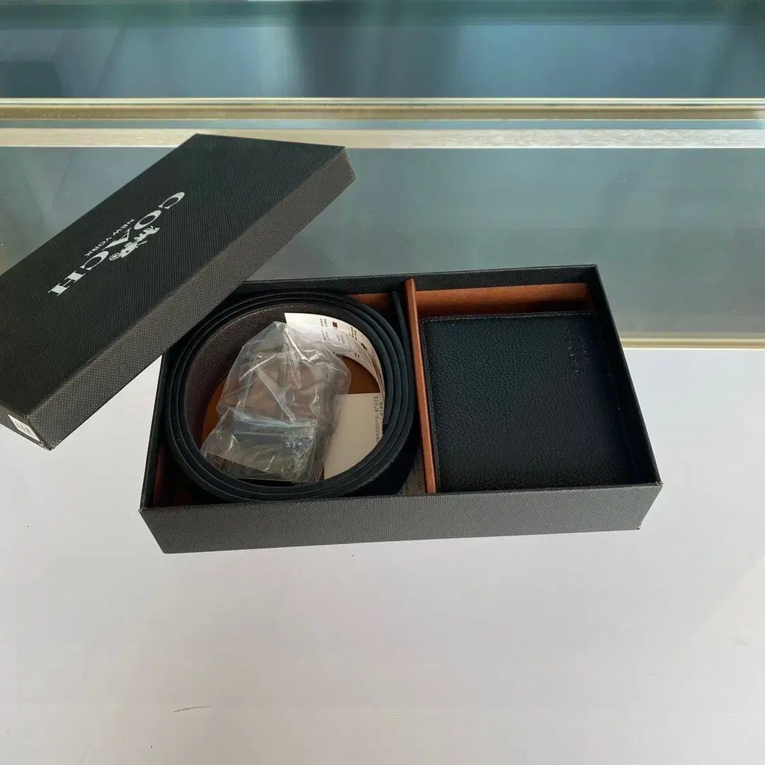 コーチ 財布 ベルト 7種 値引き中 在庫なくなり次第