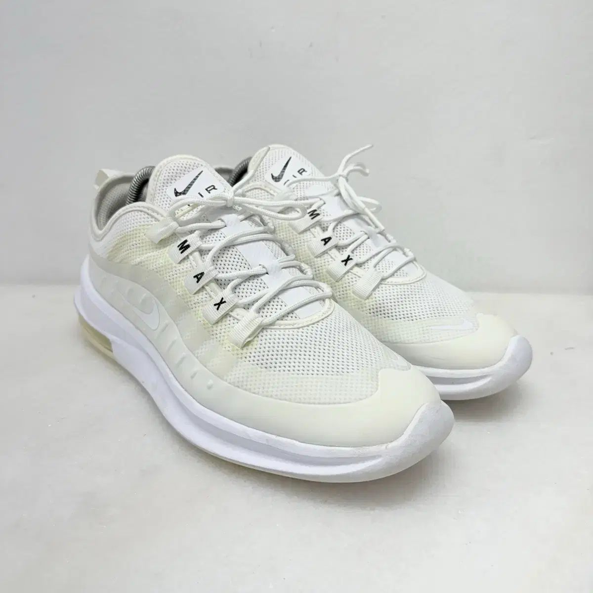 270)ナイキ スニーカー エアマックス エクシス 白 - メルカリ