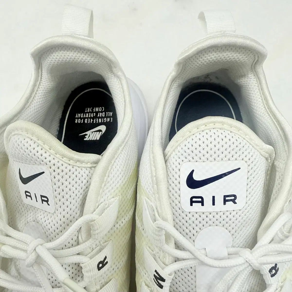 270)ナイキ スニーカー エアマックス エクシス 白 - メルカリ