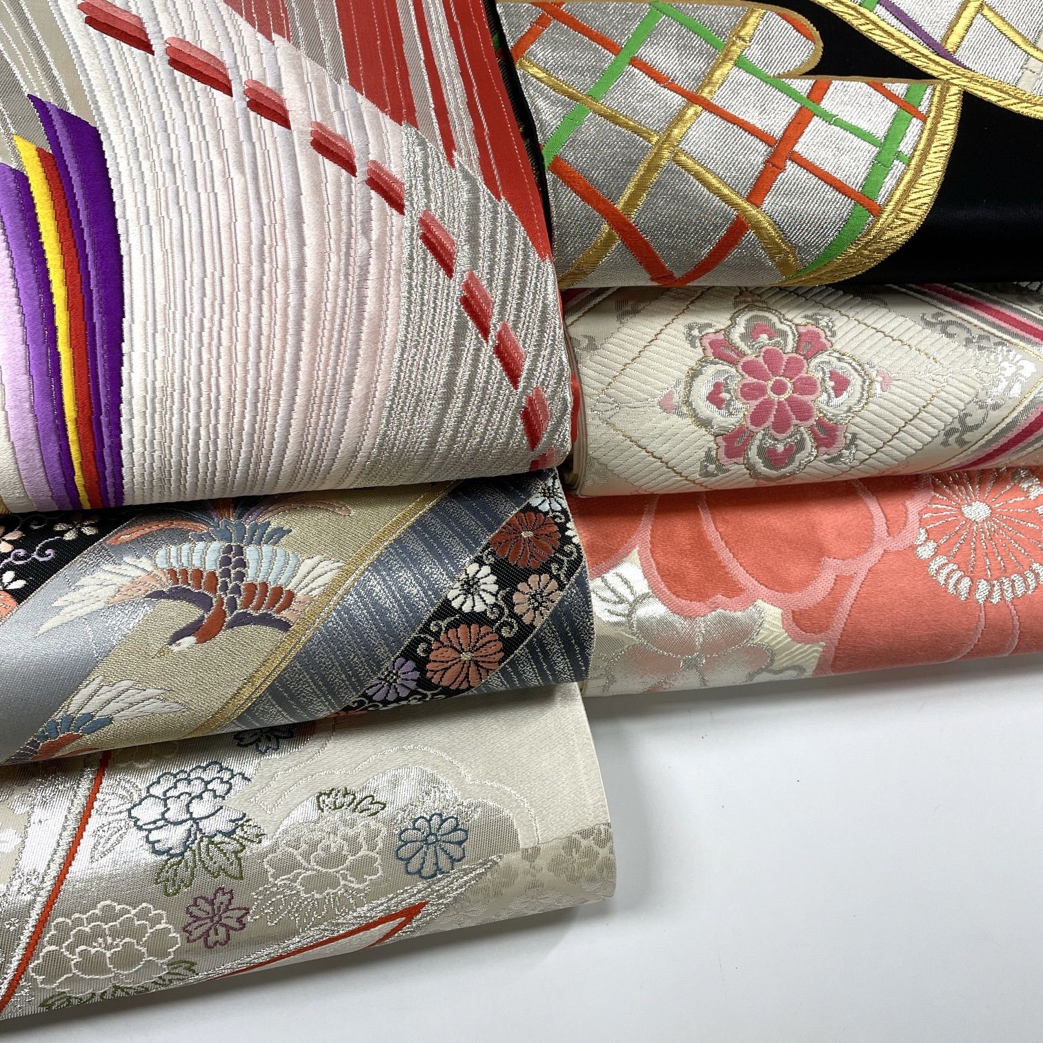 振袖6枚まとめ売り　リメイク用　素材用　着付け練習　成人式 振袖6枚まとめ売り リメイク用 素材用 着付け練習 成人式