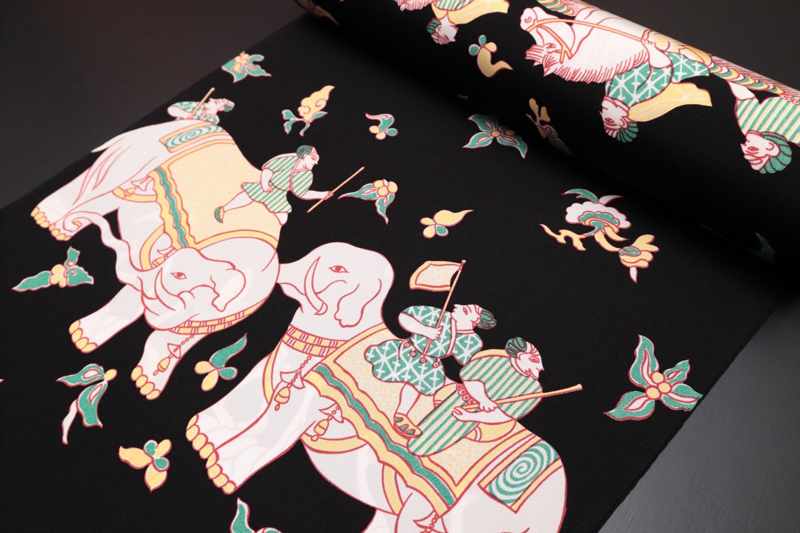 岡重 謹製 京友禅 長襦袢 象と騎馬 正絹 反物｜黒地 お洒落用 羽裏可
