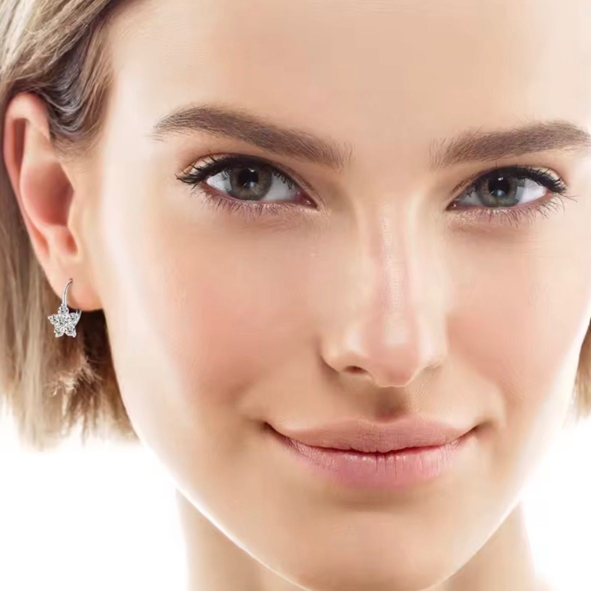 モアサナイトピアス