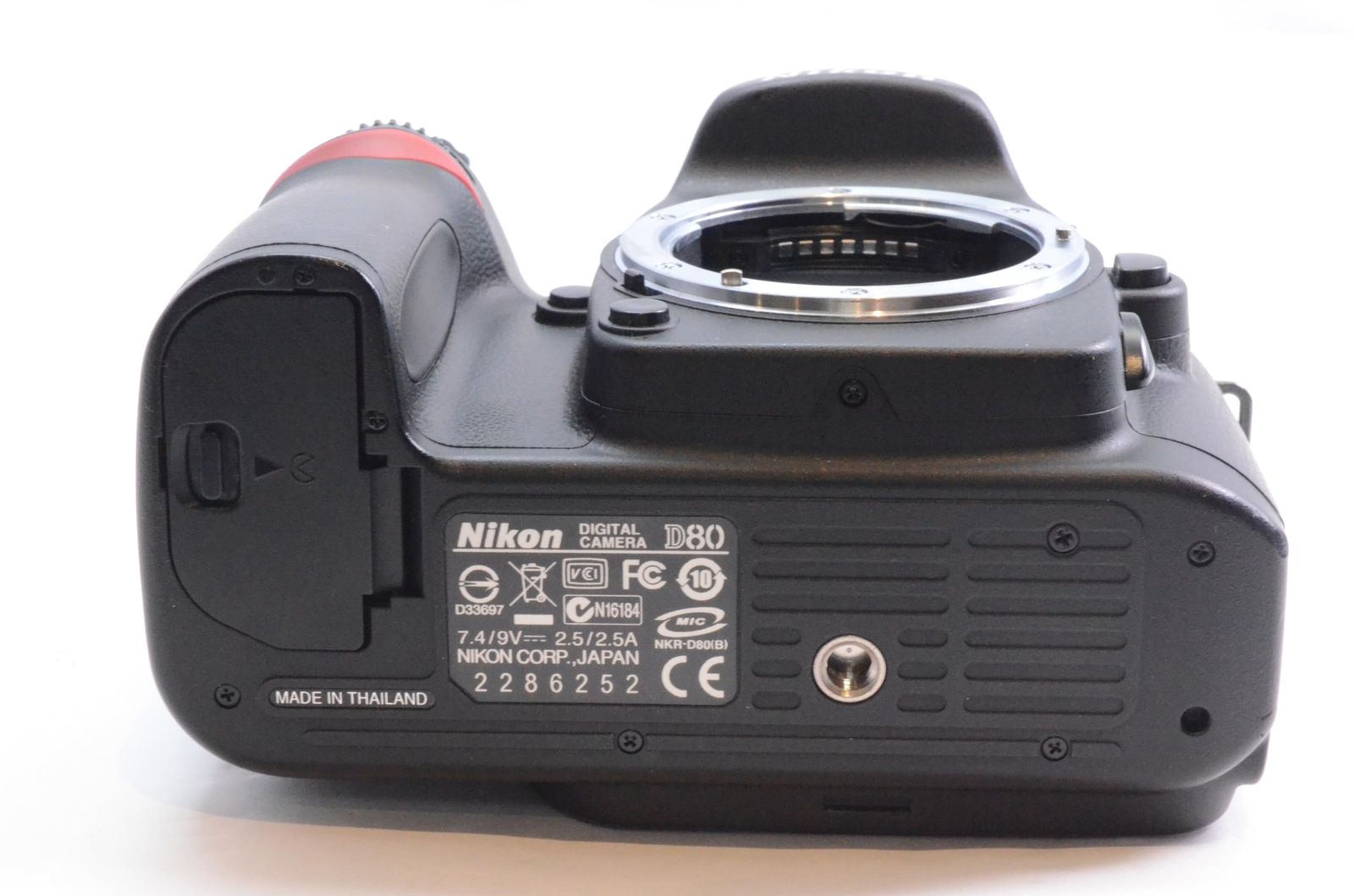 【美品】Nikon D80 ボディ【バッテリー、ストラップ、SDカード付属】 カメラストラップ、16GBのSDカード付き良品】Nikon ニコン D80 ボディ