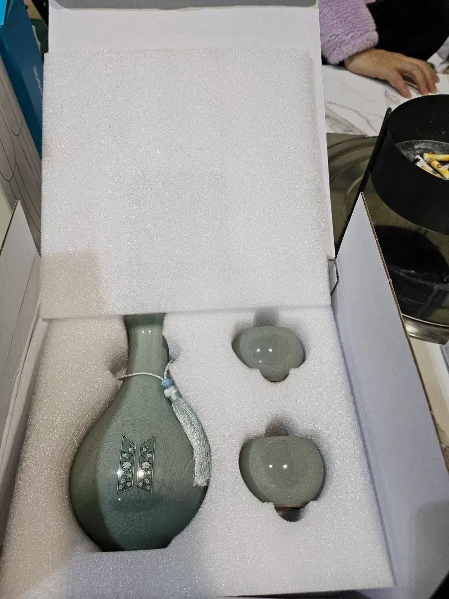 BTS 陶磁器 ホービン+酒瓶 セット 未開封新品 - メルカリ