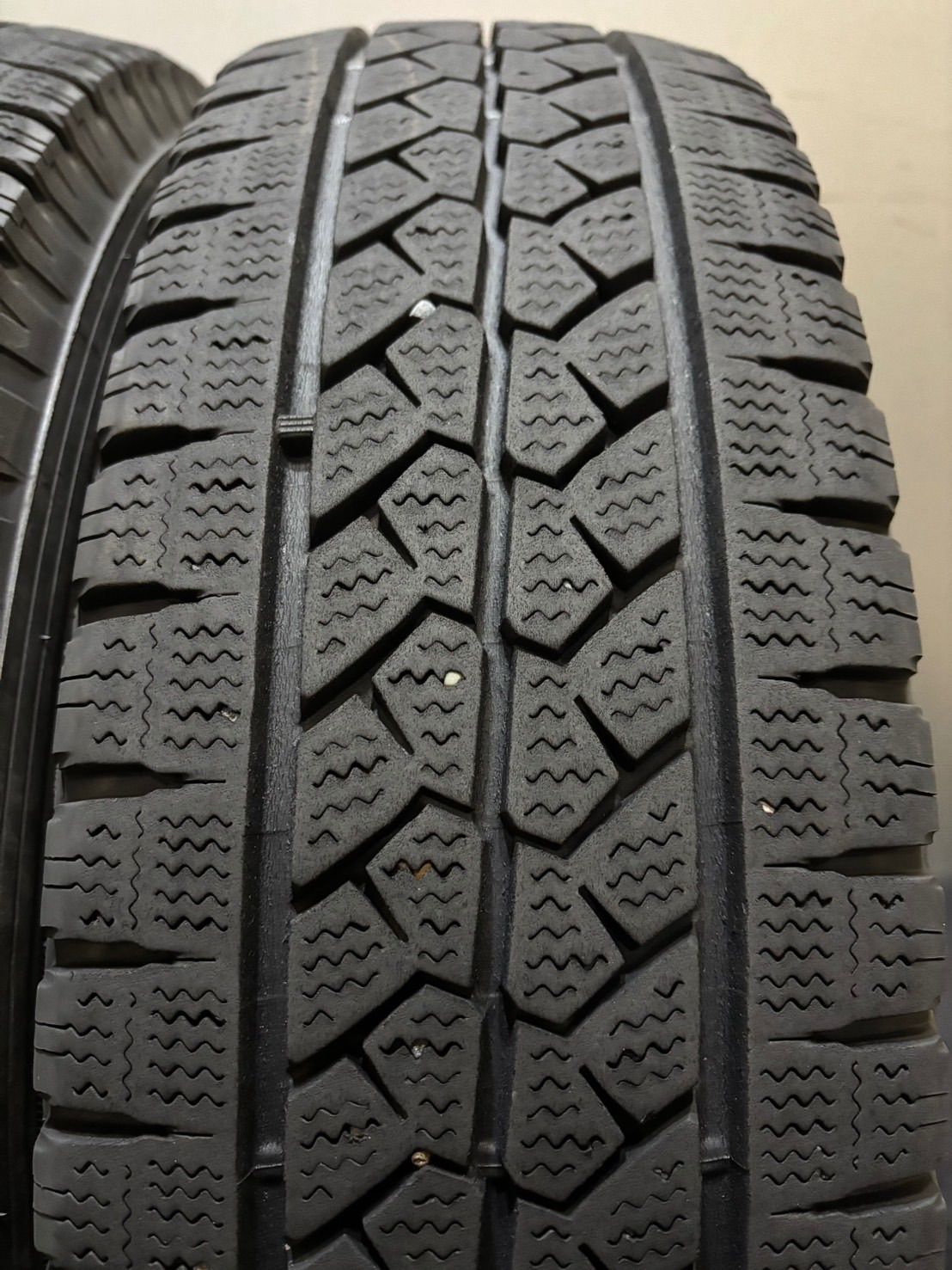 195 80 R 15 103 101 L LT VL 1 21年製 スタッドレス 4本 ブリヂストン ブリザック ハイエース キャラバン 南4 123