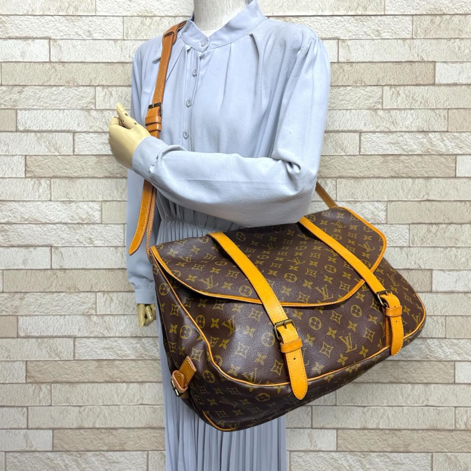 ルイヴィトン ソミュール43 モノグラム ショルダーバッグ モノグラム