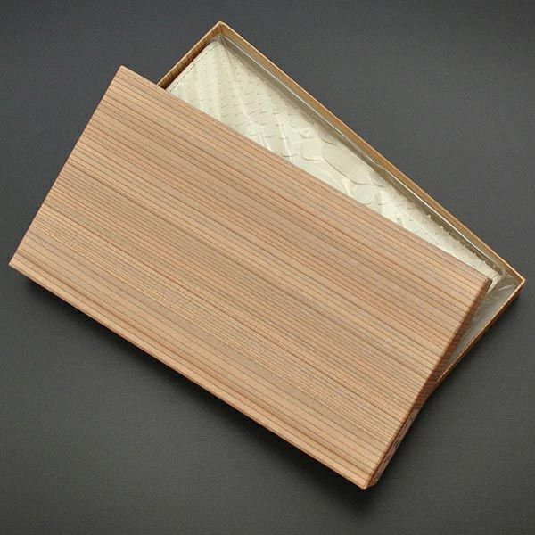 新品未使用】長財布 メンズ 二つ折り 錦蛇 錦ヘビ革 オフホワイト染色