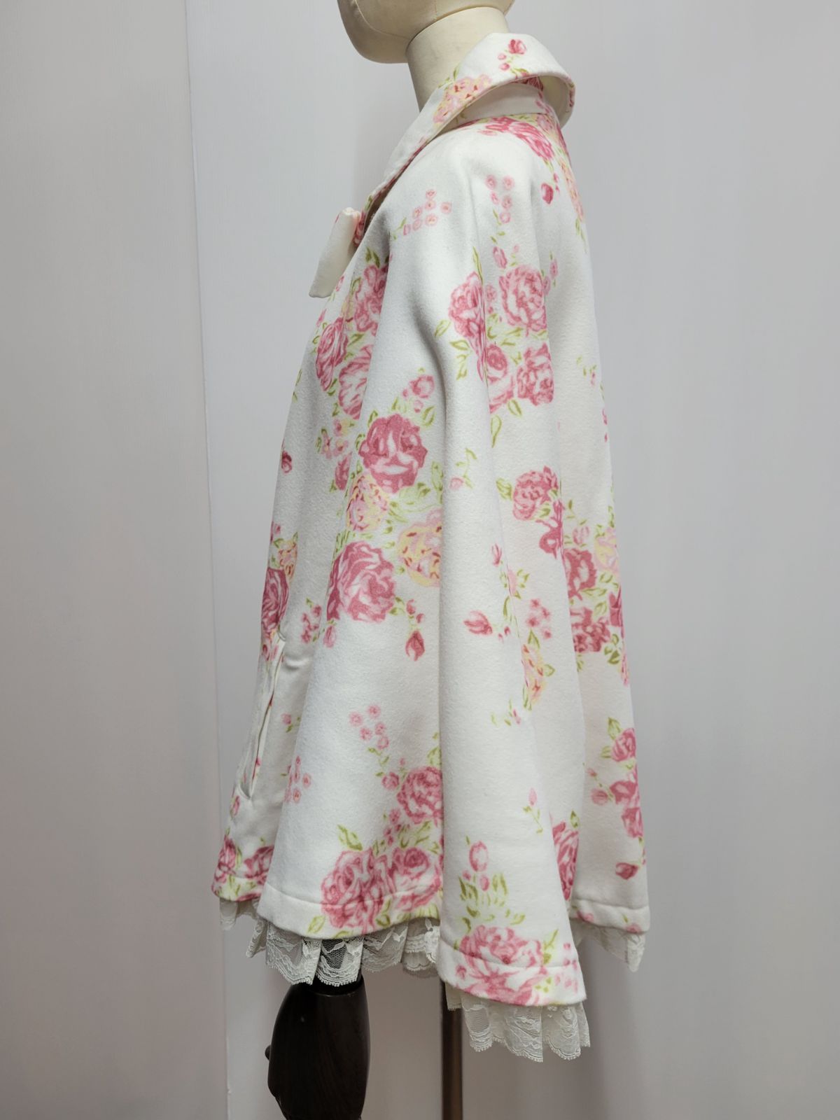 Liz Lisa♡花柄ポンチョ♡即発送 LIZLISA】花柄ポンチョ - メルカリ