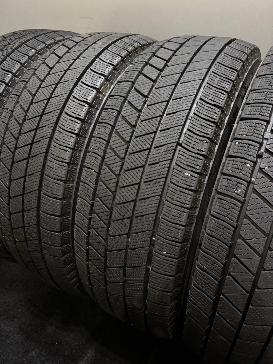 215 65 R 16 VRX 3 21年製 スタッドレス 4本 ブリヂストン ブリザック アルファード ヴェルファイア ハイエース 南5 L 125