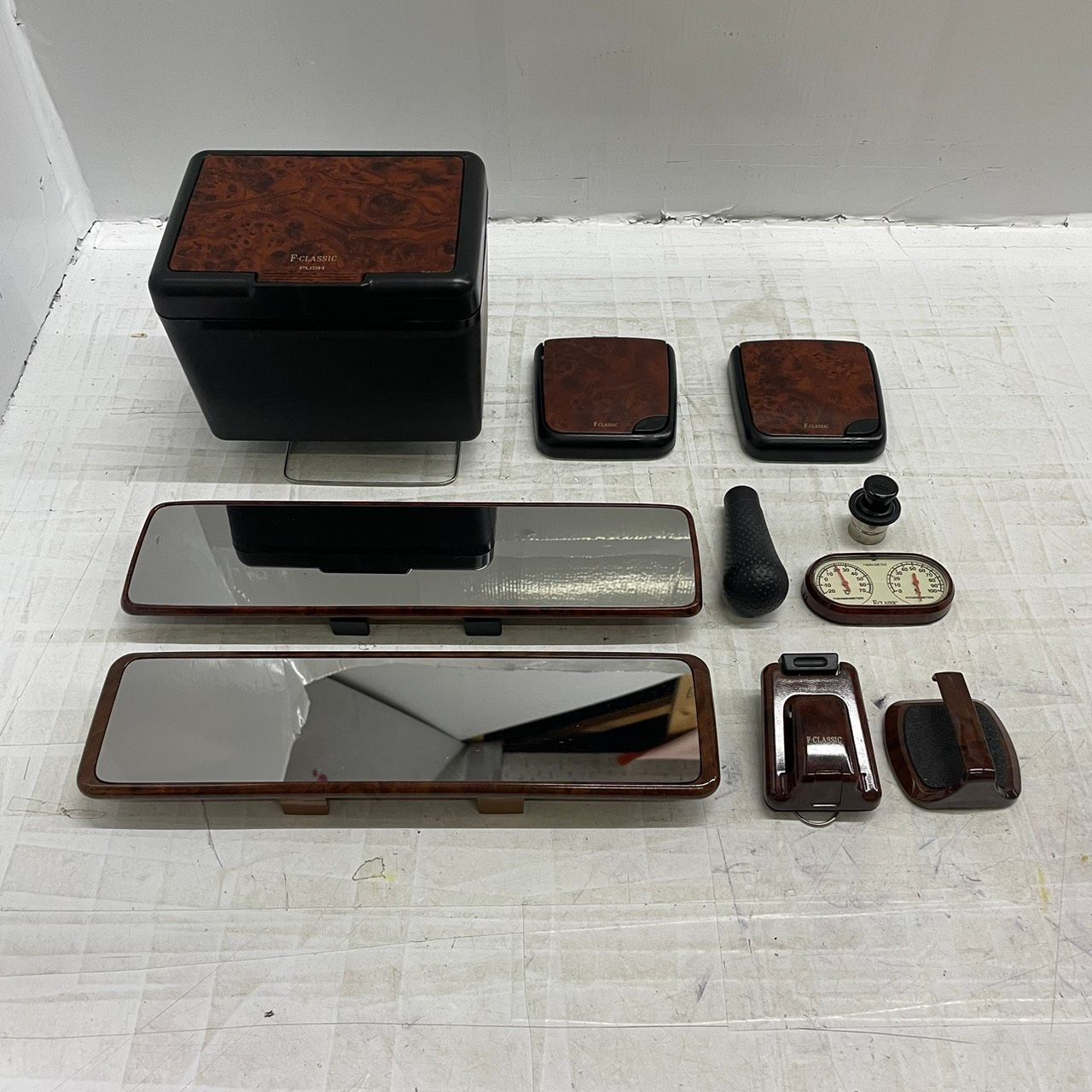 h 10705 F Classic コンソールボックス ドリンクホルダー サーモメーター