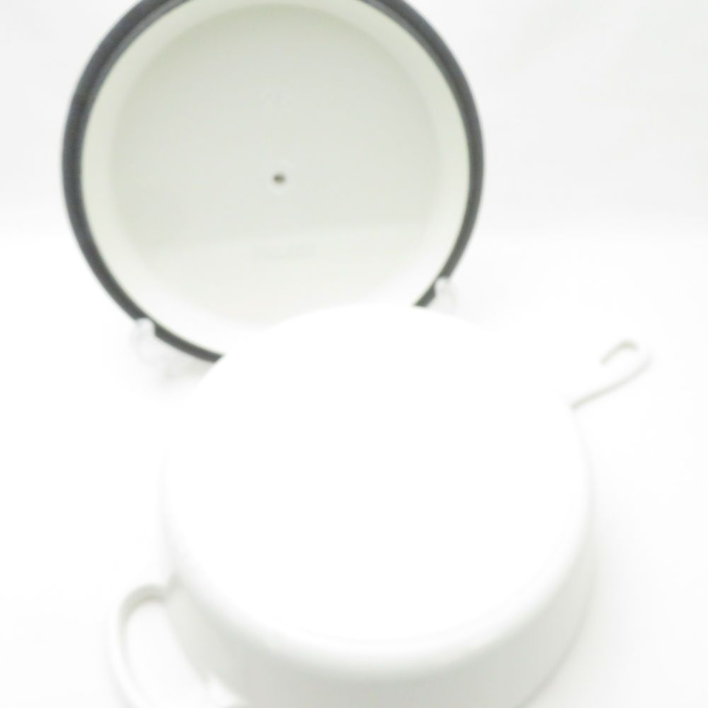 Le Creuset ルクルーゼ カサドゥ 片手鍋 鋳物ホーロー 26 cm 3 6 L 深型フライパン 料理 調理