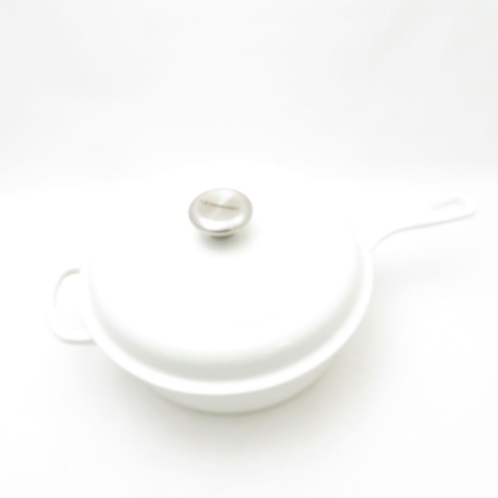 LE CREUSET ホワイト片手鍋 美品 Le Creuset ルクルーゼ カサドゥ 片手鍋 鋳物ホーロー 26cm 3.6L