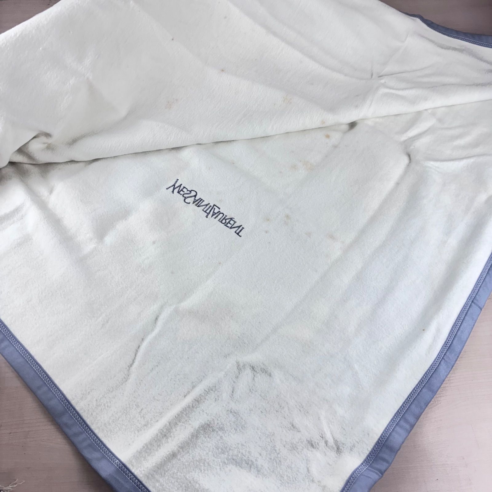 YVESSAINTLAURENT 綿毛布2P 140×200 綿100％ YVESSAINTLAURENT 綿毛布 2P 140×200cm 綿100％ - メルカリ
