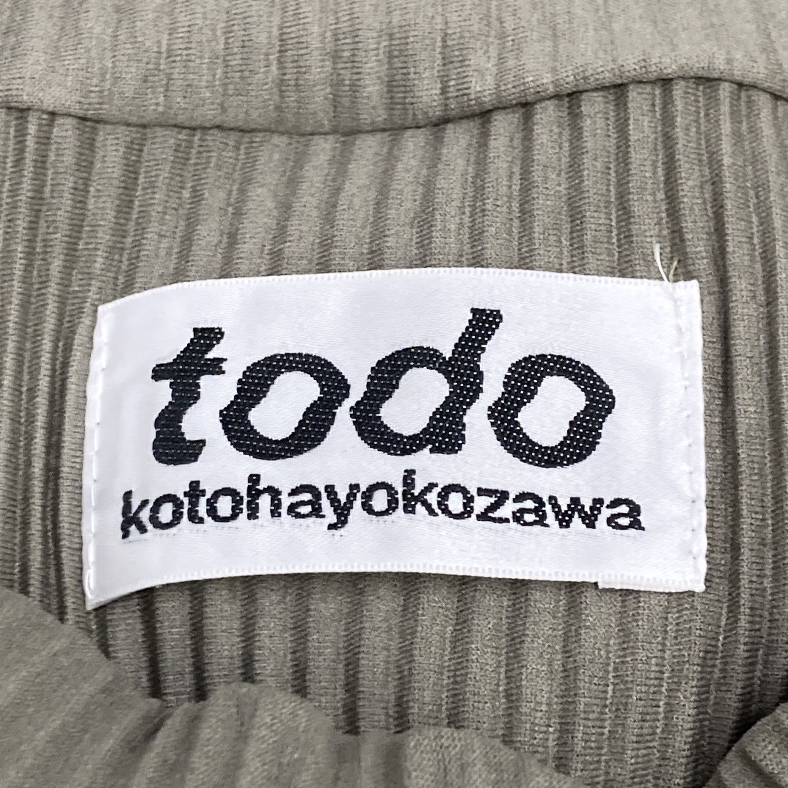  todo KotohaYokozawa トゥードゥー コトハヨコザワ ｶｰｷ ﾌﾟﾘｰﾂ ﾛﾝｸﾞｽﾘｰﾌﾞ ﾄｯﾌﾟｽ 表記無し その他 トップス