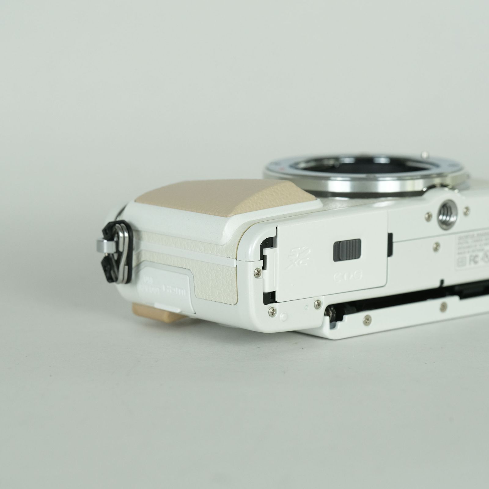  シャッター数6 320回 OLYMPUS PEN Lite E PL 7 ボディ ホワイト マイクロフォーサーズマウント ミラーレス一眼 デジタルカメラ