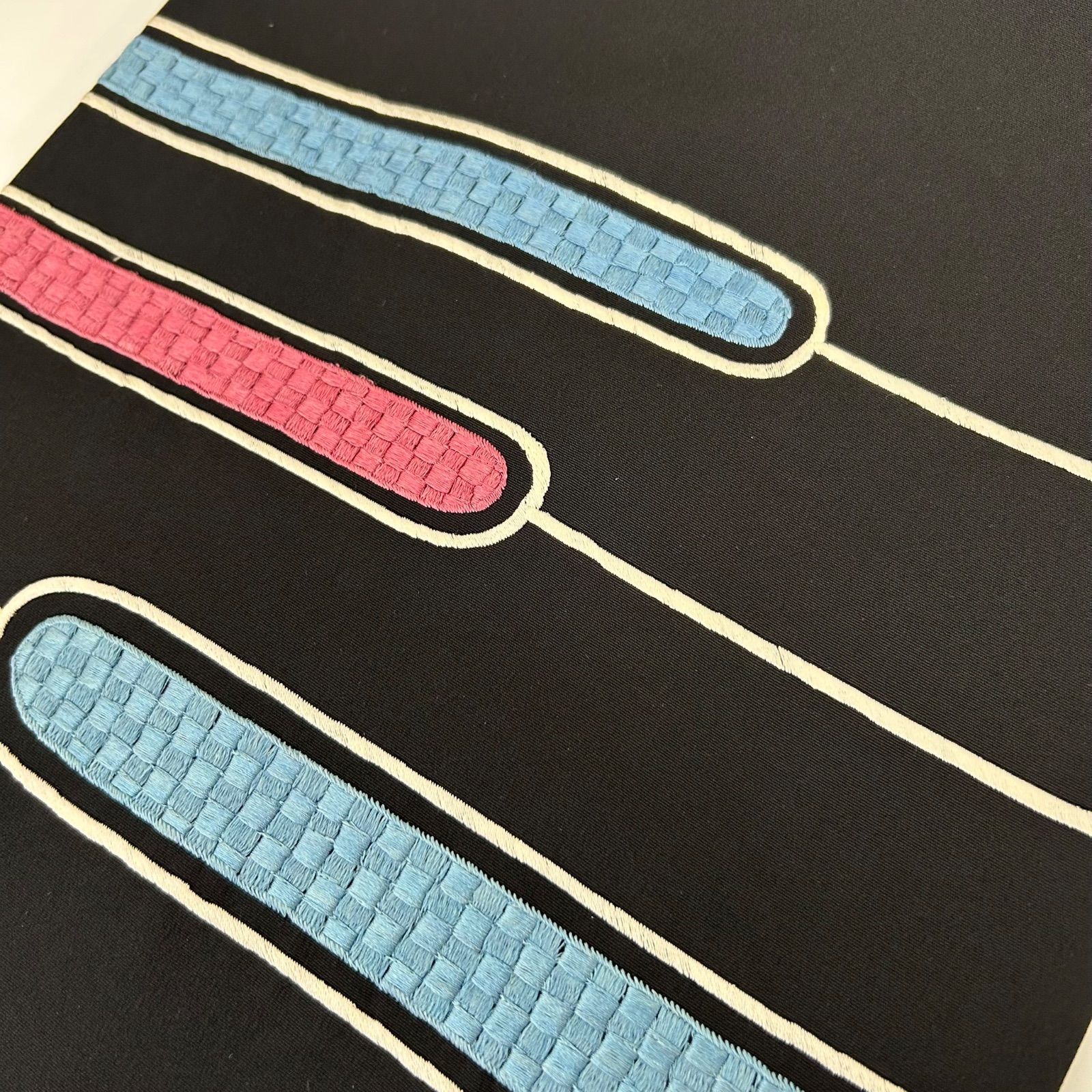 ⑥⑦⑨塩瀬 名古屋帯 正絹 黒地 名古屋帯 正絹 塩瀬 黒地 織柄の美しいデザイン 九寸 MA-2617 - メルカリ