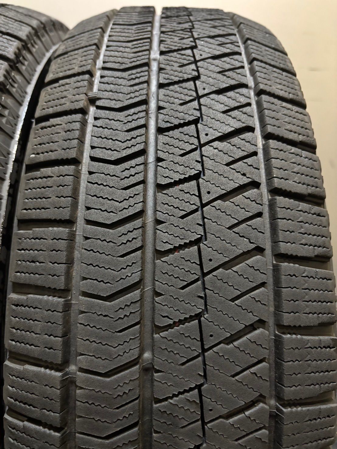 195 65 R 15 VRX 2 23年製 スタッドレス 4本 ブリヂストン ブリザック ノア ヴォクシー プリウス 4 L 127