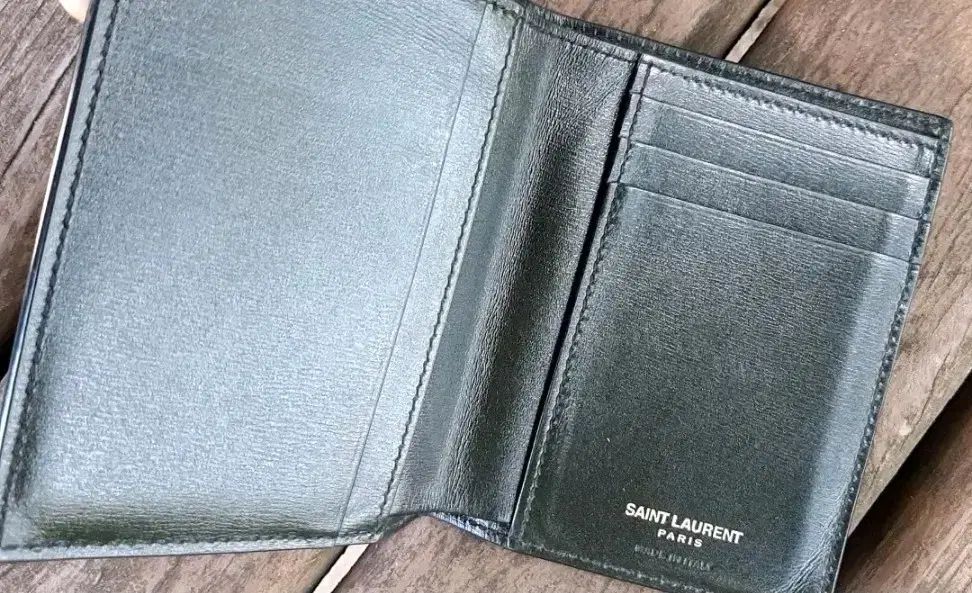 サンローラン 二つ折り財布