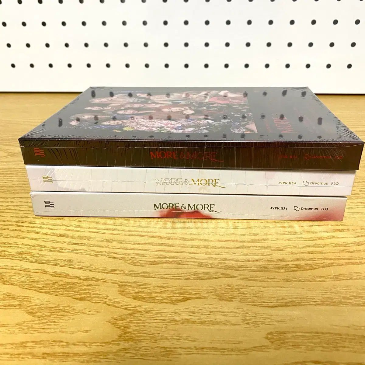 TWICE（トゥワイス） More & More 未開封 アルバム セット 出品 - メルカリ