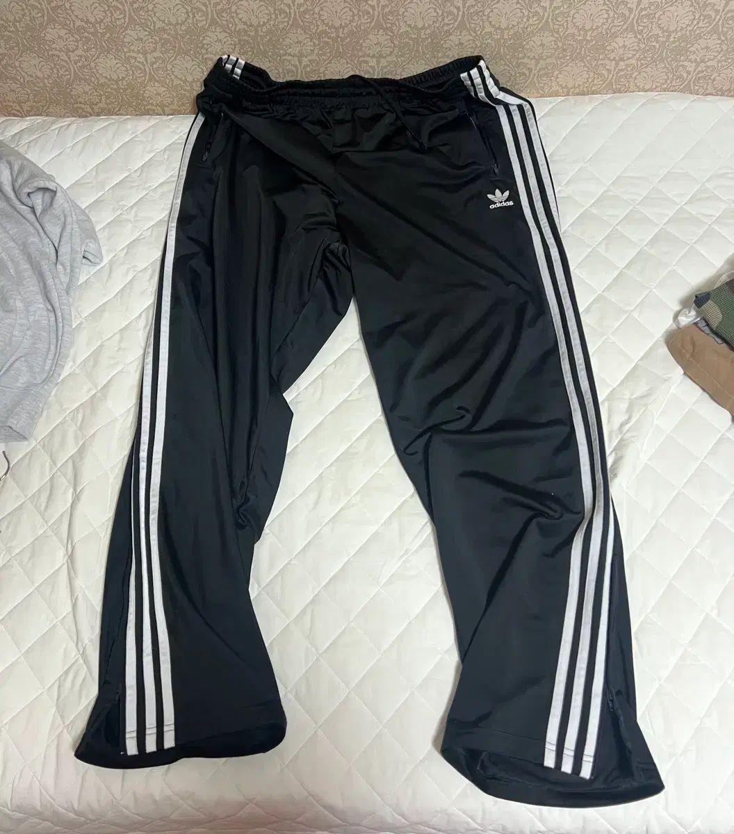 アディダス スリット トレーナー トラックパンツ XL