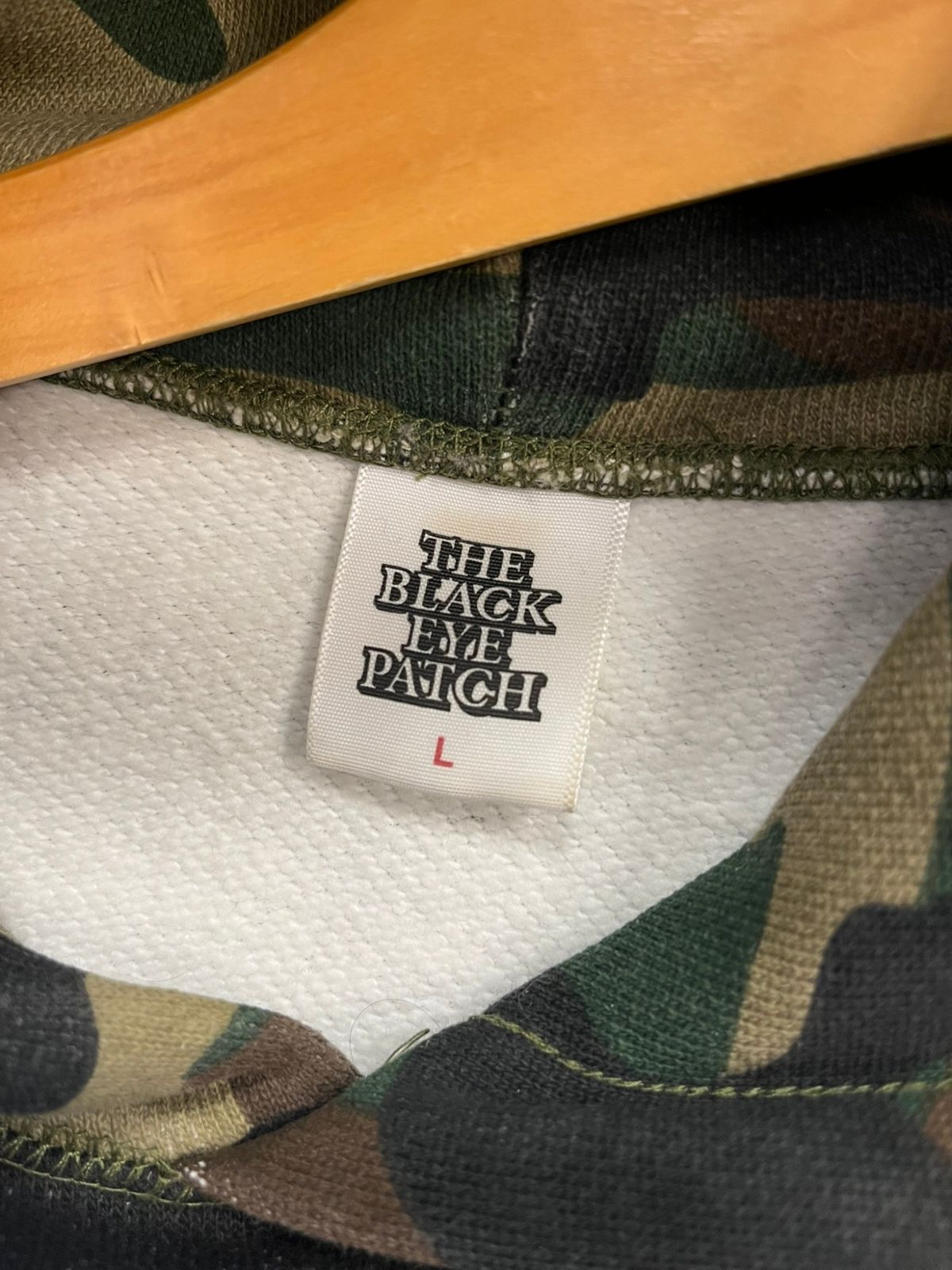blackeyepatch パーカー　迷彩柄 ブラックアイパッチ BlackEyePatch 取扱注意 フーディ パーカー 迷彩