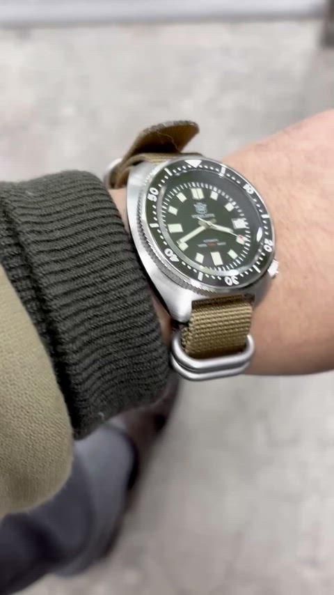 クラシック ニュー ナイロン ストラップ SD 1970 200 M 防水