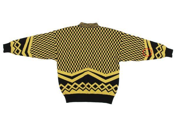 ヴェルサーチV2 BY VERSACE 幾何学総柄ウールモックネックニット 黄黒L