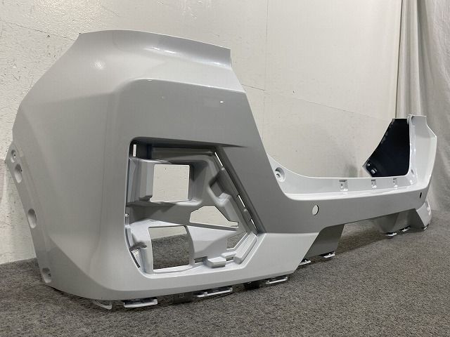 ライズ ロッキー 純正大型リヤスポイラー シャイニングホワイトパール