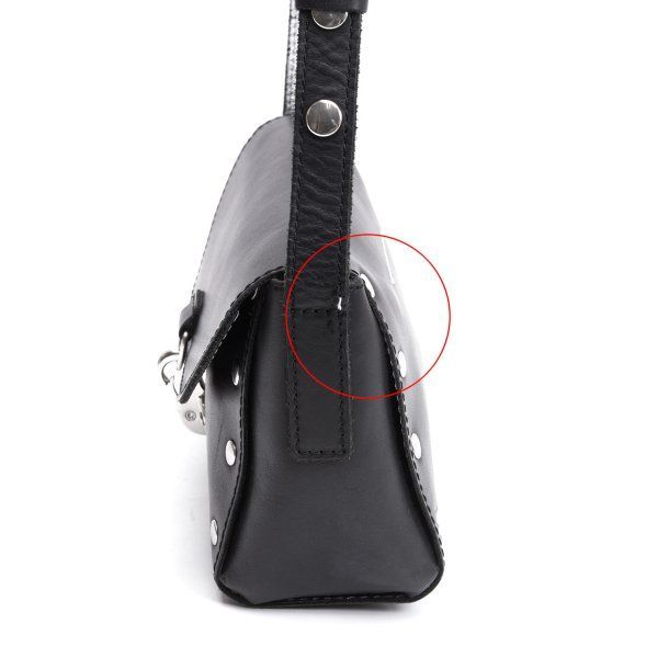 クラックフォイル切替レザーショルダーバッグ 黒シルバー