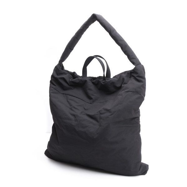 ティディデイアンドオーガストTIDI DAY AND AUGUST 中綿ショルダーバッグ 黒