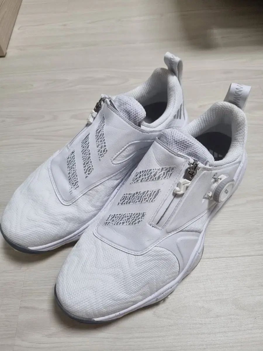 260 アディダス ボア ゴルフシューズ