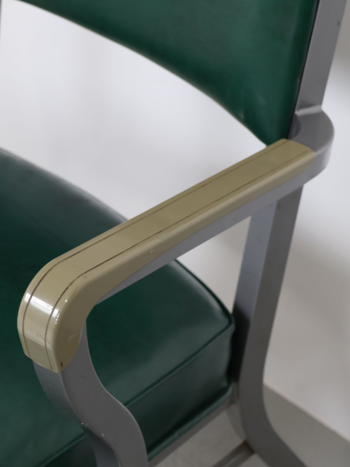 ヴィンテージ グリーンビニールレザー