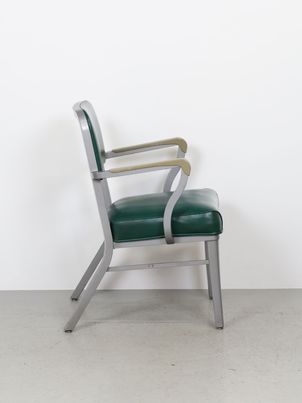 グリーンビニールレザー