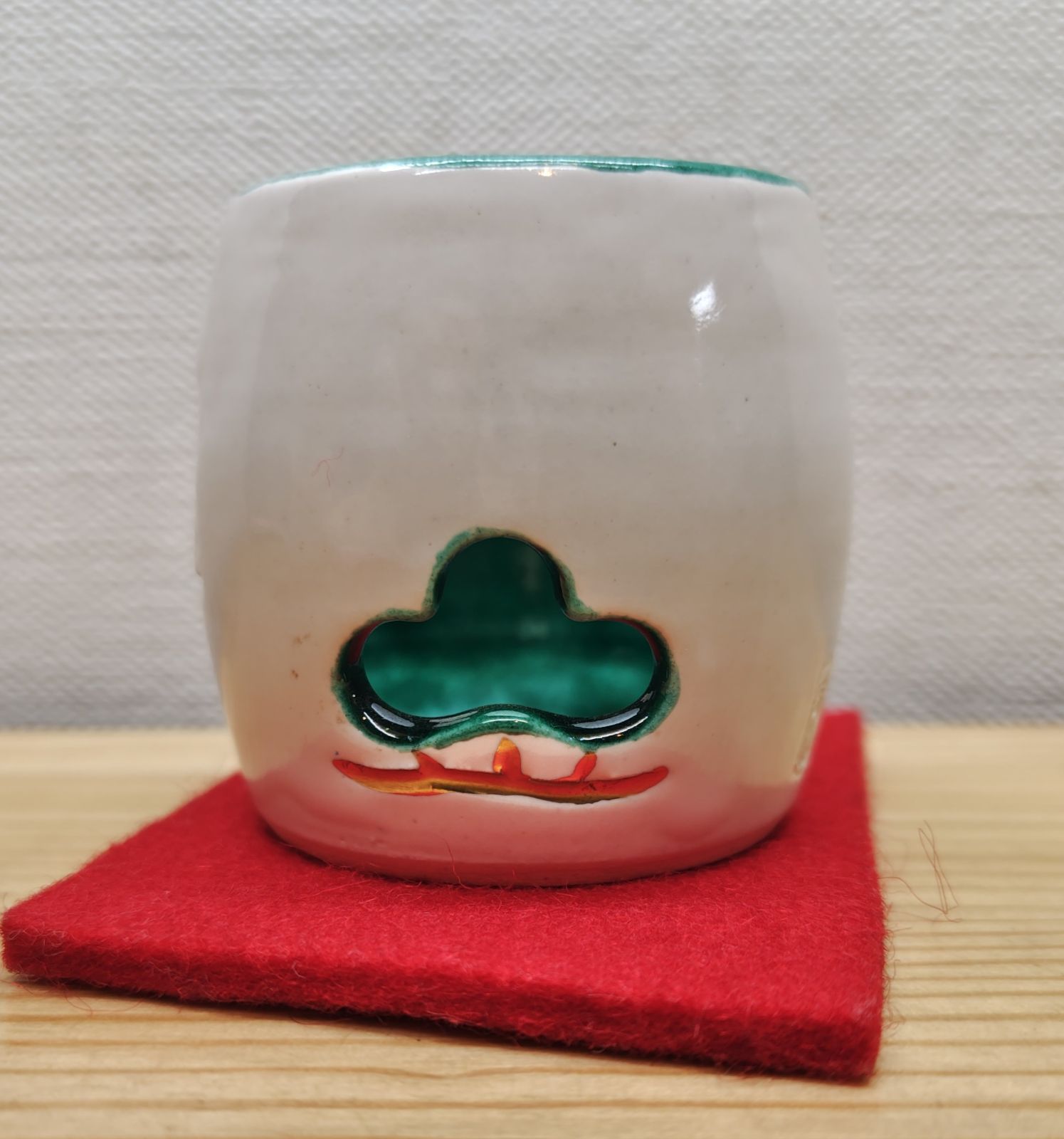 逢絢亭】茶道具 蓋置 萬古焼 雪松の絵 松透かし 加賀瑞山 共箱入り