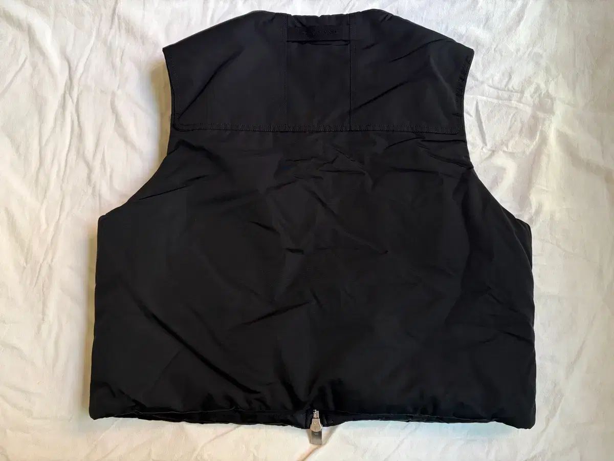 アリクス ジップアップ ダウン クロップド ベスト ジレ ブラック 1017
