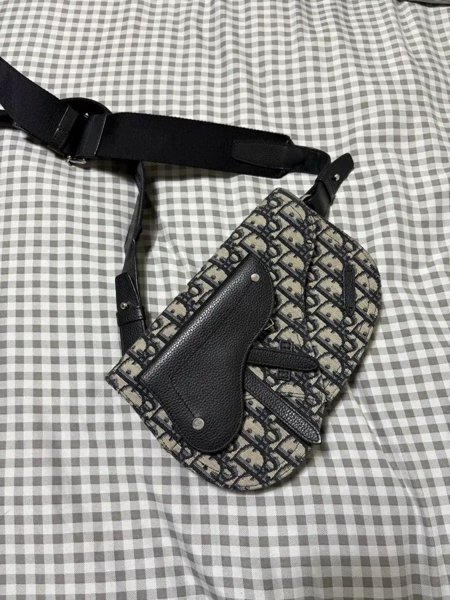 ディオール オブリーク サドル メッセンジャーバッグ ベージュ