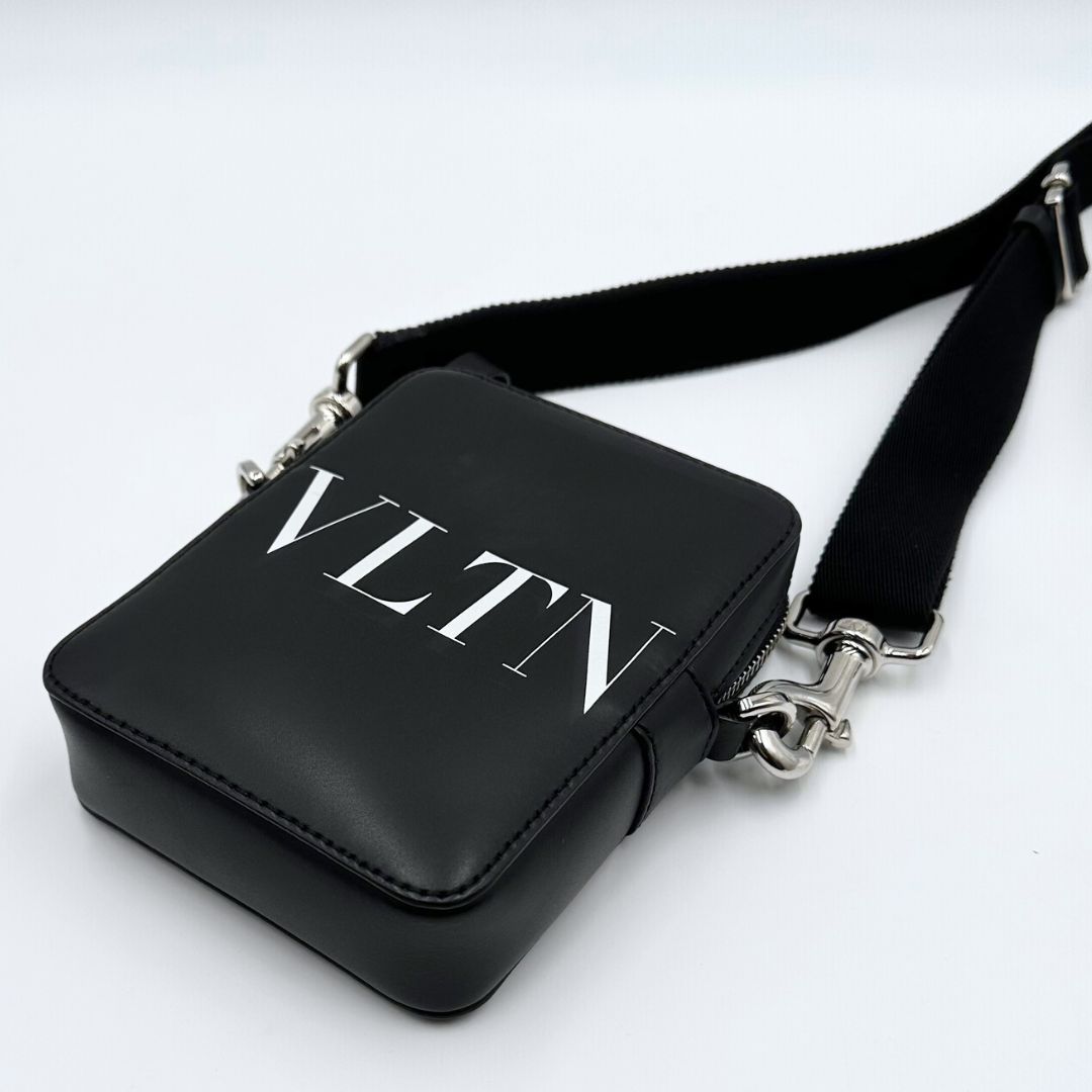 美品】Valentino VLTN レザー ショルダーバッグ - メルカリ