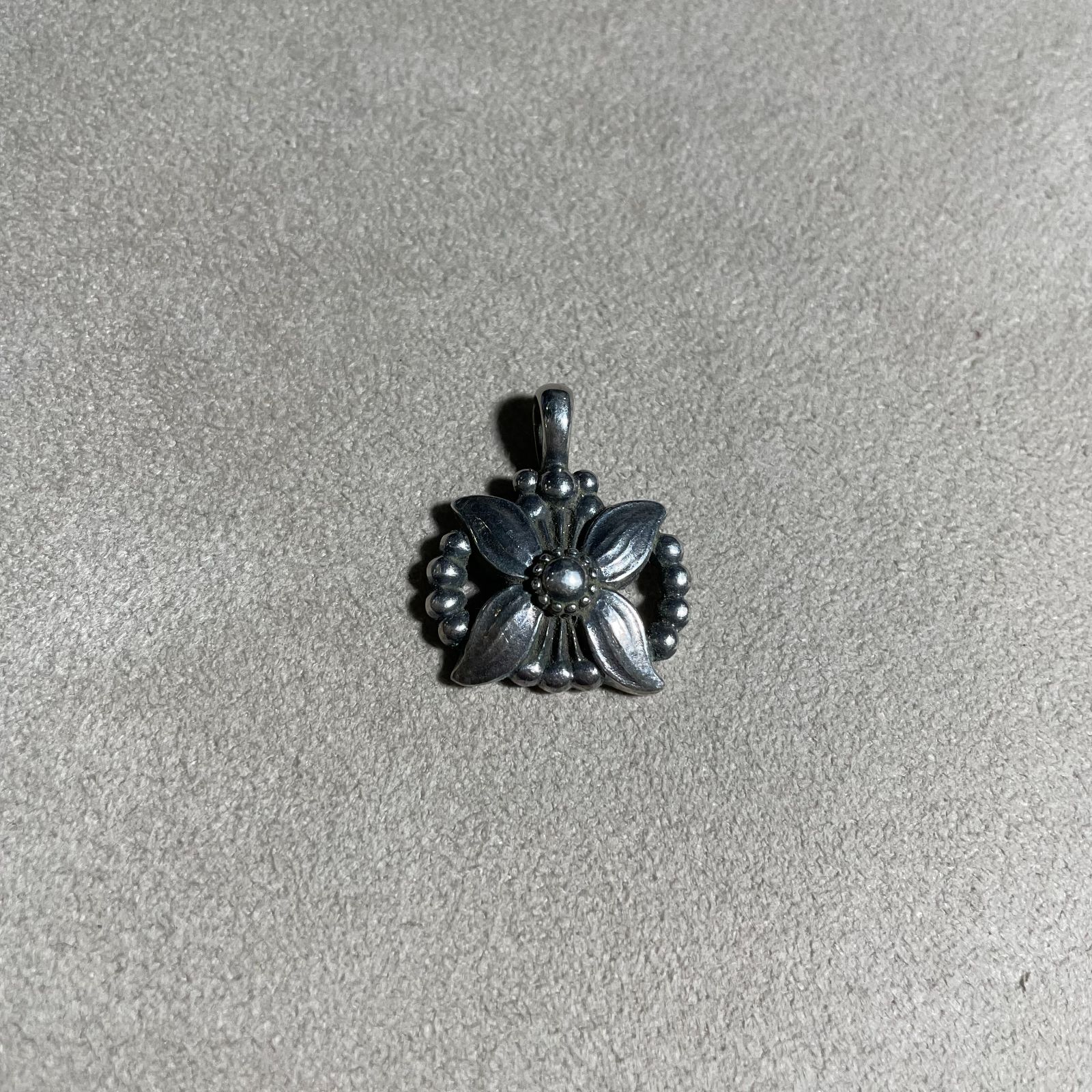 ジョージジェンセン Sv 925 ネックレストップフラワー 7 g