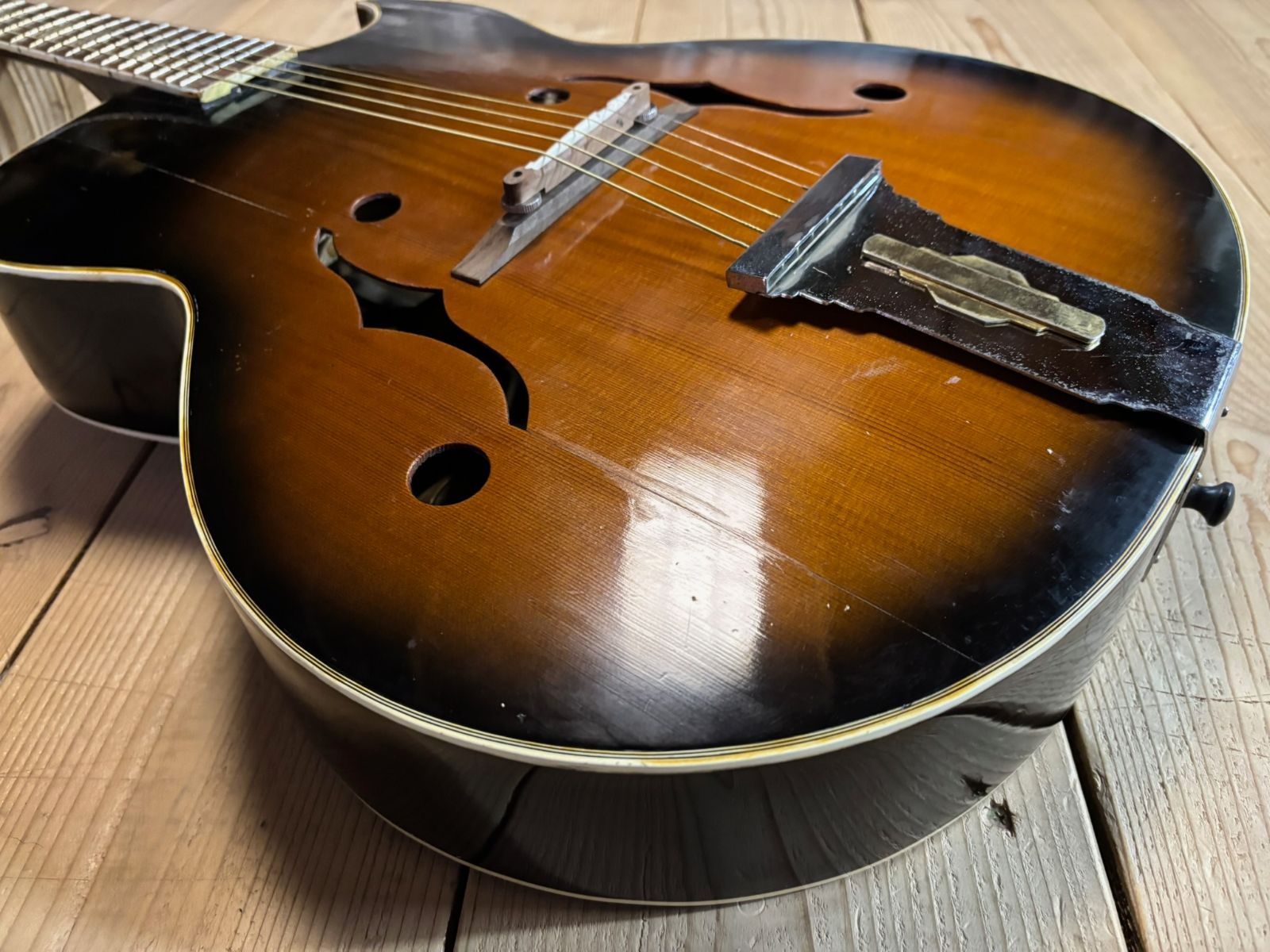 NARDAN NO.120　 ナルダンピックギター アーチトップ NARDAN NO.120 ナルダンピックギター アーチトップ