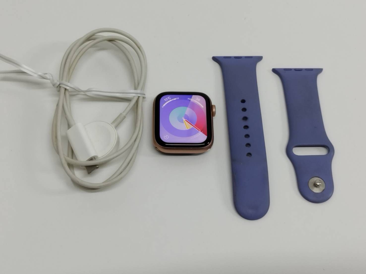 Apple Watch SE 第1世代 GPS セルラー 44 mm A 2356 ゴールド MKTG 3 J