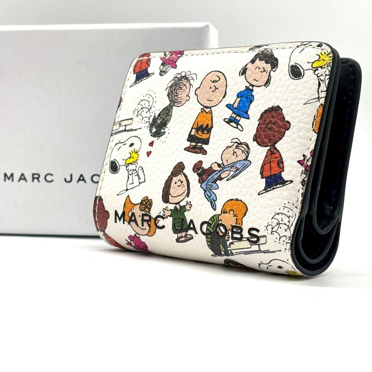 MARC JACOBS スヌーピー 二つ折り財布 Marc Jacobs 2つ折り財布 スヌーピー ユニセックス 関税送料込 (MARC