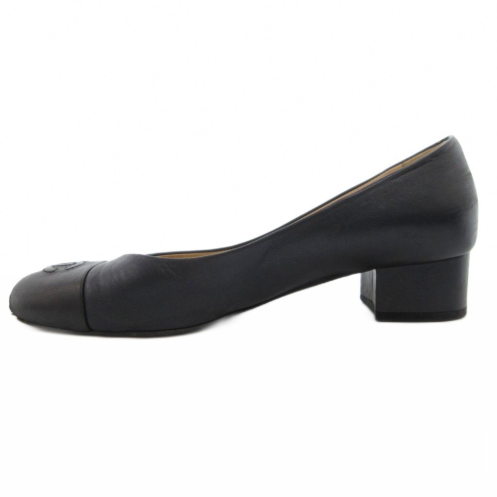 CHANEL ココマークトゥ CCロゴ ラグジュアリーハイヒール レザー 黒 CHANEL（シャネル） パンプス COCOマーク ロゴ チャーム フェイク