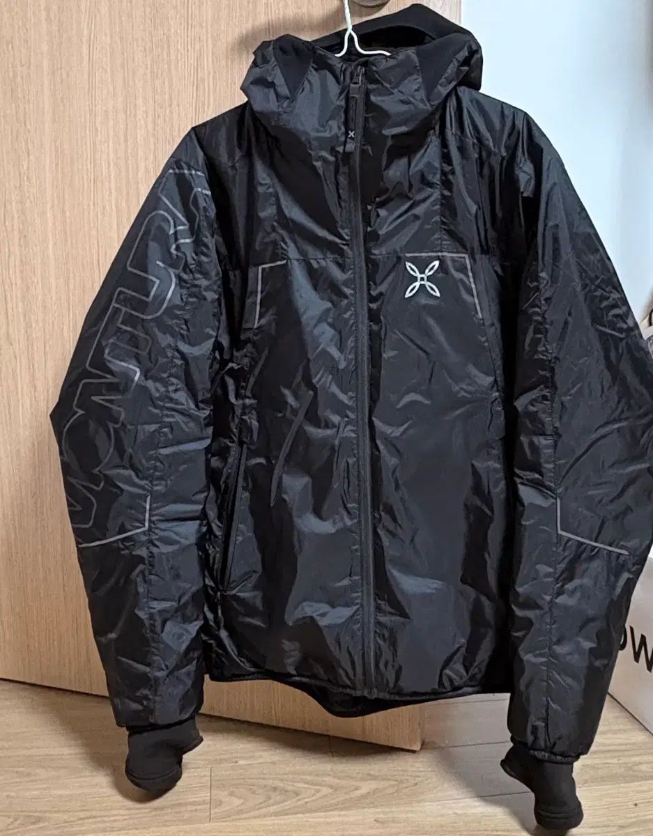 モンチュラ ダウン スカイ2 ジャケット