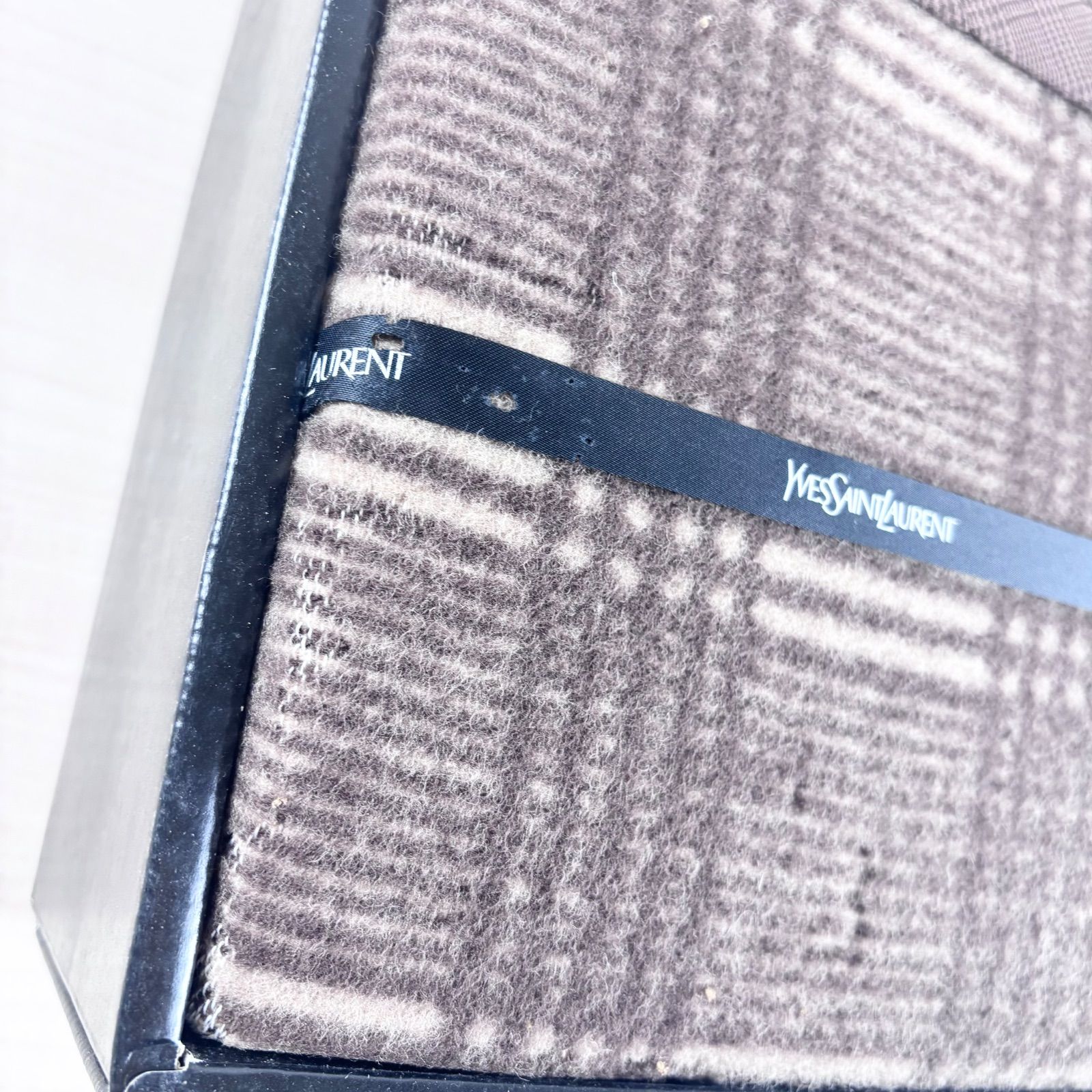 YVESSAINTLAURENT ウール毛布 140×200cm 毛100％ - メルカリ