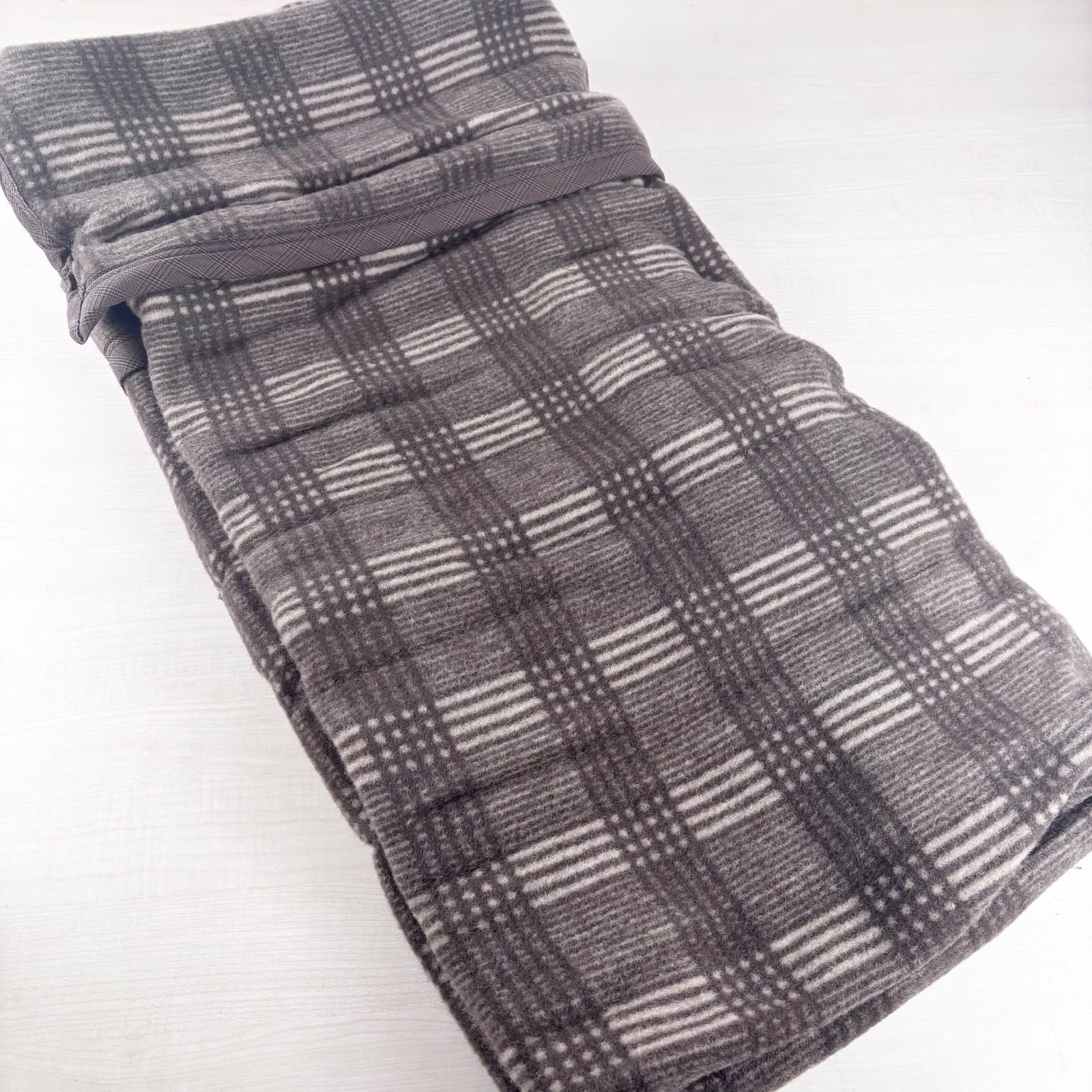 YVESSAINTLAURENT ウール毛布 140×200cm 毛100％ - メルカリ