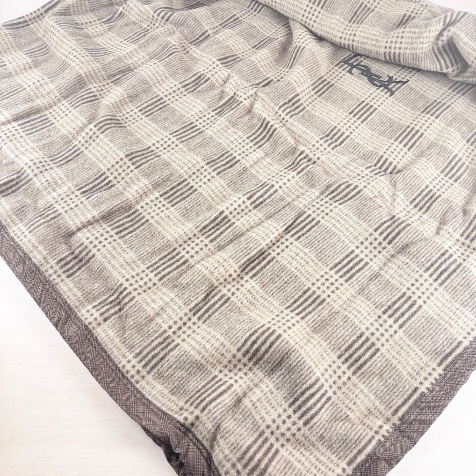 YVESSAINTLAURENT ウール毛布 140×200cm 毛100％ - メルカリ